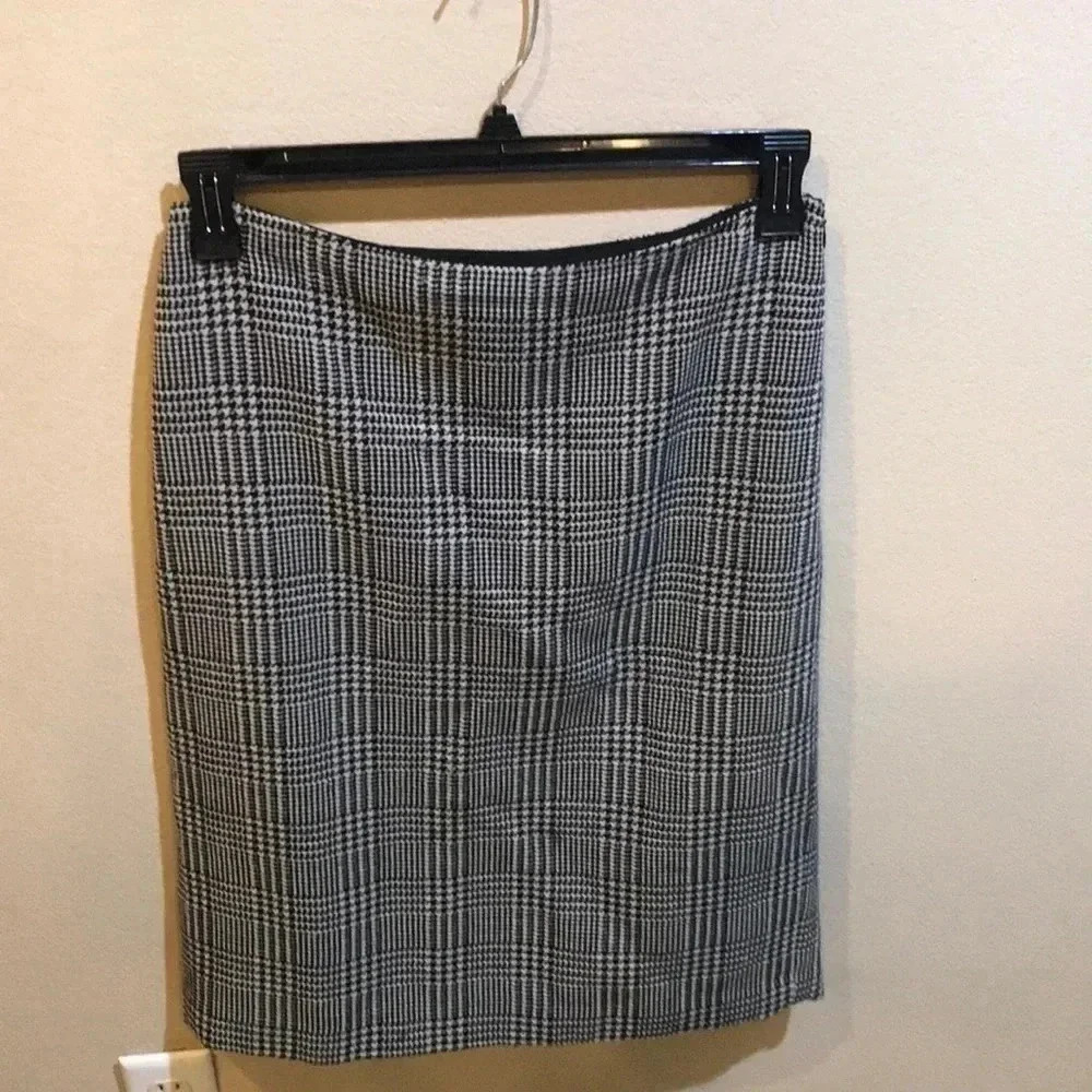 Ann Taylor Black and White Houndstooth Print Wool/Cotton Blend Pencil Skirt 6